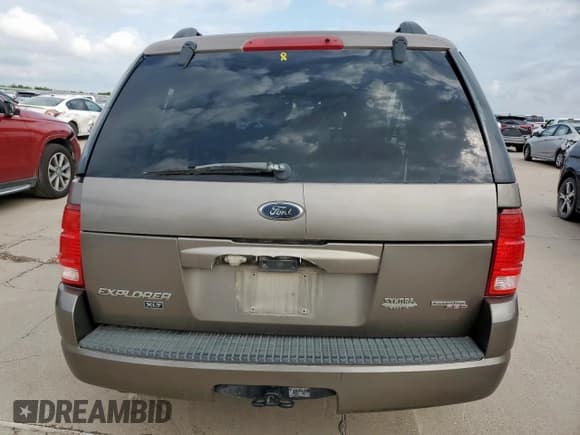 ✅ 2005 Ford Explorer XLT • VIN: 1FMZU63K35UB48991 • Lot: 67287335. Wystawiony na Copart z przebiegiem Nie podano. Bezpłatny archiwum sprzedaży aukcyjnych z USA i szczegółowy raport historii pojazdu na DreamBid. Zdjęcie 6.