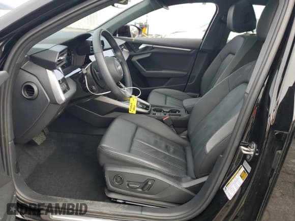 ✅ 2023 Audi A3 Premium • VIN: WAUAUDGY9PA067533 • Lot: 47380364. Wystawiony na Copart z przebiegiem 17 341 mil. Bezpłatny archiwum sprzedaży aukcyjnych z USA i szczegółowy raport historii pojazdu na DreamBid. Zdjęcie 7.