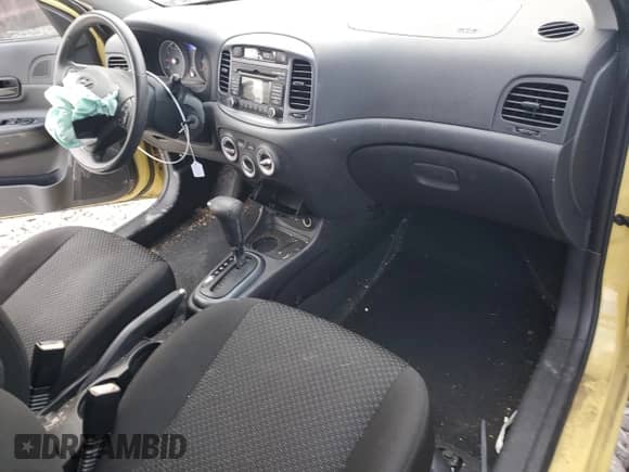 2010 Hyundai Accent SE z VIN KMHCN3AC0AU176917, wystawiony jako Copart lot #68659554 z przebiegiem 41 369 mil mil oraz Szkoda całkowita • Salvage title. Historia ofert i sprzedaży dostępna na DreamBid. Obrazek 8.