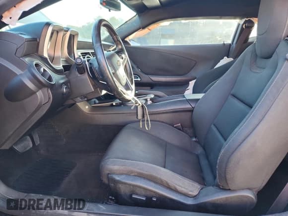 ✅ 2013 Chevrolet Camaro LT • VIN: 2G1FB1E36D9236136 • Lot: 86243645. Wystawiony na Copart z przebiegiem 224 766 mil. Bezpłatny archiwum sprzedaży aukcyjnych z USA i szczegółowy raport historii pojazdu na DreamBid. Zdjęcie 7.