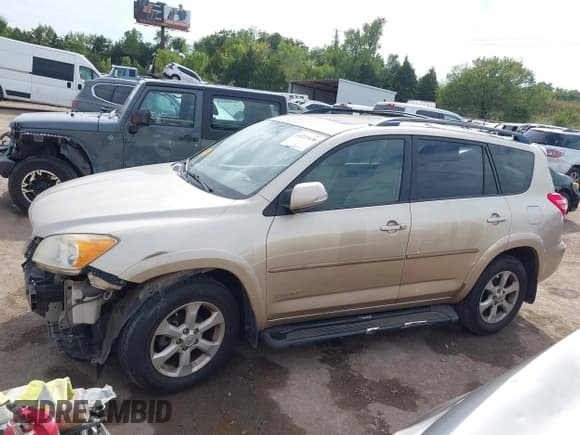 ✅ 2010 Toyota RAV4 Limited • VIN: JTMYF4DV8A5029166 • Лот: 43223438. Опубликован ранее на IAAI с пробегом 111 279 миль. Бесплатный доступ к архиву аукционных продаж из США и подробный отчёт об истории автомобиля на DreamBid. Изображение 15.