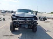 ✅ 2005 Chevrolet Silverado 2500HD Work Truck • VIN: 1GCHK23235F803038 • Lot: 43192366. Wystawiony na IAAI z przebiegiem 266 626 mil. Bezpłatny archiwum sprzedaży aukcyjnych z USA i szczegółowy raport historii pojazdu na DreamBid. Zdjęcie 6.