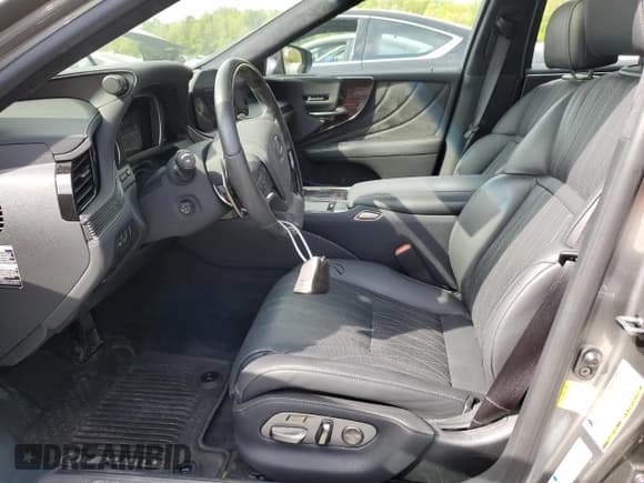 ✅ 2022 Lexus LS 500 • VIN: JTHG5LGF5N5010463 • Lot: 56754505. Listed on Copart with 31,473 mi. Free auction sales archive from the USA and detailed vehicle history report at DreamBid. Image 7.