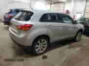 2013 Mitsubishi Outlander ES z VIN 4A4AR3AU4DE022503, wystawiony jako Copart lot #66431525 z przebiegiem 84 299 mil mil oraz Szkoda całkowita • Salvage title. Historia ofert i sprzedaży dostępna na DreamBid. Obrazek 3.