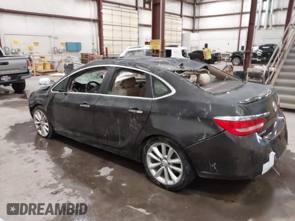 ✅ 2014 Buick Verano Group • VIN: 1G4PS5SK1E4135679 • Lot: 42701565. Wystawiony na IAAI z przebiegiem 105 400 mil. Bezpłatny archiwum sprzedaży aukcyjnych z USA i szczegółowy raport historii pojazdu na DreamBid. Zdjęcie 3.