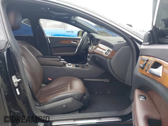 ✅ 2014 Mercedes-Benz CLS 550 • VIN: WDDLJ7DB0EA102582 • Лот: 43069682. Опубликован ранее на IAAI с пробегом 119 325 миль. Бесплатный доступ к архиву аукционных продаж из США и подробный отчёт об истории автомобиля на DreamBid. Изображение 5.