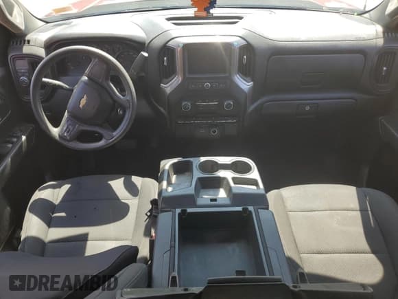 ✅ 2020 Chevrolet Silverado 1500 Custom • VIN: 1GCRWBEK2LZ231610 • Lot: 60287425. Wystawiony na Copart z przebiegiem 107 591 mil. Bezpłatny archiwum sprzedaży aukcyjnych z USA i szczegółowy raport historii pojazdu na DreamBid. Zdjęcie 8.