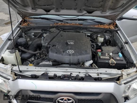 ✅ 2012 Toyota Tacoma PreRunner • VIN: 3TMJU4GN0CM138222 • Lot: 90221605. Listed on Copart with 104,048 mi. Free auction sales archive from the USA and detailed vehicle history report at DreamBid. Image 11.