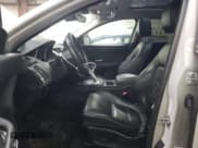 ✅ 2019 Jaguar E-Pace S • VIN: SADFJ2FX0K1Z64915 • Lot: 45746965. Wystawiony na Copart z przebiegiem 106 575 mil. Bezpłatny archiwum sprzedaży aukcyjnych z USA i szczegółowy raport historii pojazdu na DreamBid. Zdjęcie 7.