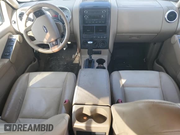 ✅ 2008 Ford Explorer Sport Trac Limited • VIN: 1FMEU53E48UA17592 • Lot: 71710365. Wystawiony na Copart z przebiegiem 106 516 mil. Bezpłatny archiwum sprzedaży aukcyjnych z USA i szczegółowy raport historii pojazdu na DreamBid. Zdjęcie 8.