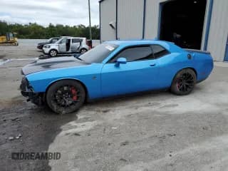 ✅ 2015 Dodge Challenger SRT Hellcat • VIN: 2C3CDZC97FH885676 • Lot: 86626175. Wystawiony na Copart z przebiegiem 88 835 mil. Bezpłatny archiwum sprzedaży aukcyjnych z USA i szczegółowy raport historii pojazdu na DreamBid. Zdjęcie 1.