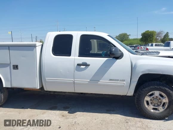 ✅ 2012 Chevrolet Silverado 2500HD LT • VIN: 1GC2KXCG4CZ193094 • Lot: 43150484. Wystawiony na IAAI z przebiegiem 228 181 mil. Bezpłatny archiwum sprzedaży aukcyjnych z USA i szczegółowy raport historii pojazdu na DreamBid. Zdjęcie 13.