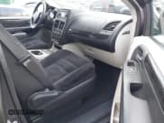 ✅ 2015 Dodge Grand Caravan SXT • VIN: 2C4RDGCG2FR526965 • Lot: 43603267. Wystawiony na IAAI z przebiegiem 131 847 mil. Bezpłatny archiwum sprzedaży aukcyjnych z USA i szczegółowy raport historii pojazdu na DreamBid. Zdjęcie 5.