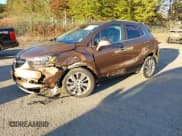 ✅ 2017 Buick Encore Preferred • VIN: KL4CJESB4HB182317 • Lot: 43406089. Wystawiony na IAAI z przebiegiem 90 047 mil. Bezpłatny archiwum sprzedaży aukcyjnych z USA i szczegółowy raport historii pojazdu na DreamBid. Zdjęcie 2.