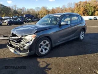 ✅ 2014 BMW X1 sDrive28i • VIN: WBAVM1C5XEVW50470 • Лот: 90271695. Опубликован ранее на Copart с пробегом 103 690 миль. Бесплатный доступ к архиву аукционных продаж из США и подробный отчёт об истории автомобиля на DreamBid. Изображение 1.