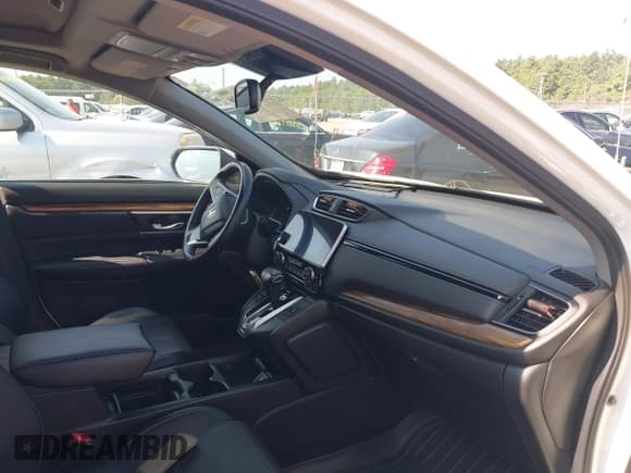 ✅ 2018 Honda CR-V Touring • VIN: 5J6RW2H97JL011348 • Lot: 42973030. Listed on IAAI with Not provided. Free auction sales archive from the USA and detailed vehicle history report at DreamBid. Image 5.