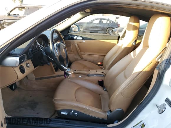 ✅ 2011 Porsche 911 Carrera S • VIN: WP0AB2A98BS720807 • Lot: 79286514. Wystawiony na Copart z przebiegiem 47 895 mil. Bezpłatny archiwum sprzedaży aukcyjnych z USA i szczegółowy raport historii pojazdu na DreamBid. Zdjęcie 7.