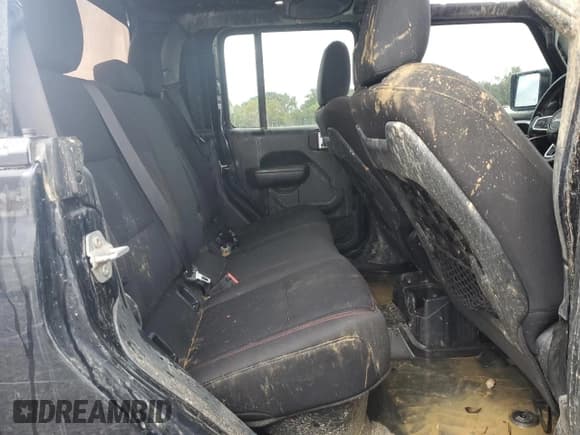 ✅ 2022 Jeep Gladiator Rubicon • VIN: 1C6JJTBG7NL124521 • Lot: 80844305. Wystawiony na Copart z przebiegiem 57 872 mil. Bezpłatny archiwum sprzedaży aukcyjnych z USA i szczegółowy raport historii pojazdu na DreamBid. Zdjęcie 10.