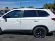 2019 Mitsubishi Outlander SE z VIN JA4AD3A33KZ030220, wystawiony jako IAAI lot #41749030 z przebiegiem 94 435 mil mil oraz . Historia ofert i sprzedaży dostępna na DreamBid. Obrazek 14.