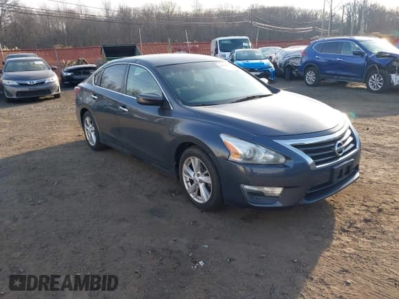 ✅ 2013 Nissan Altima SV • VIN: 1N4AL3APXDC917983 • Lot: 43881839. Listed on IAAI with 131,267 mi. Free auction sales archive from the USA and detailed vehicle history report at DreamBid. Image 1.