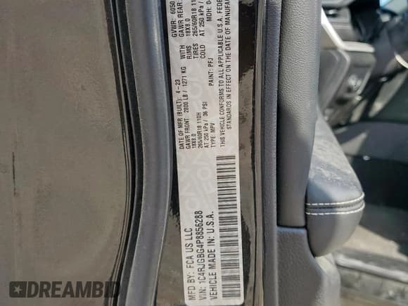 ✅ 2023 Jeep Grand Cherokee Limited • VIN: 1C4RJGBG4P8856288 • Лот: 91114265. Опубликован ранее на Copart с пробегом 23 899 миль. Бесплатный доступ к архиву аукционных продаж из США и подробный отчёт об истории автомобиля на DreamBid. Изображение 13.