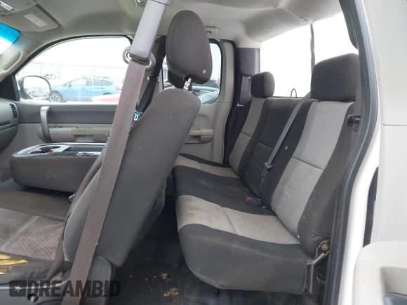 ✅ 2009 Chevrolet Silverado 2500HD • VIN: 1GCHK49699E105437 • Лот: 41264462. Опубликован ранее на IAAI с пробегом 306 561 миль. Бесплатный доступ к архиву аукционных продаж из США и подробный отчёт об истории автомобиля на DreamBid. Изображение 8.