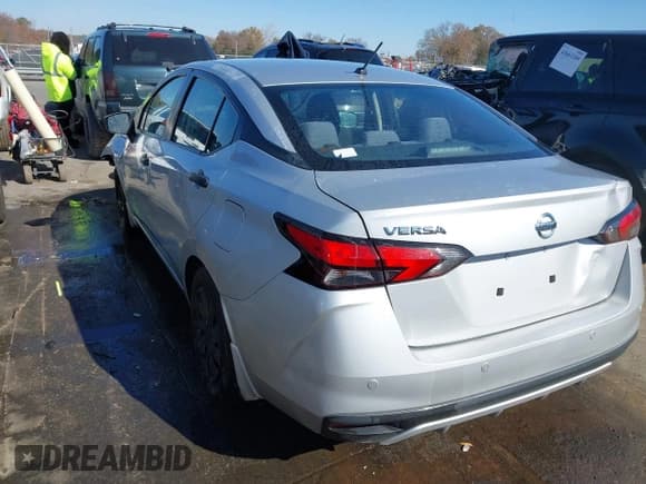 ✅ 2020 Nissan Versa S • VIN: 3N1CN8DV2LL902162 • Lot: 43671182. Listed on IAAI with 138,464 mi. Free auction sales archive from the USA and detailed vehicle history report at DreamBid. Image 3.