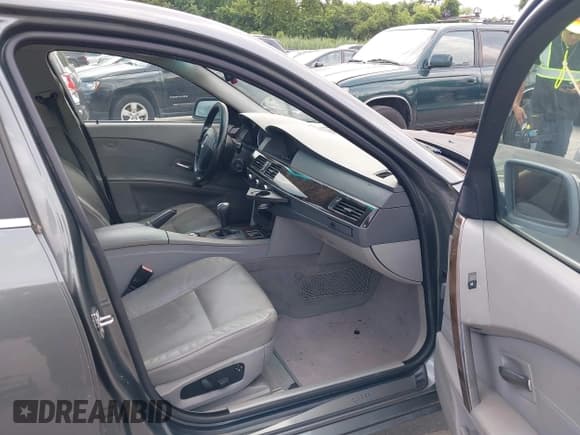 ✅ 2006 BMW 5 Series 525xi • VIN: WBANF33596CB86058 • Lot: 42592961. Wystawiony na IAAI z przebiegiem 122 633 mil. Bezpłatny archiwum sprzedaży aukcyjnych z USA i szczegółowy raport historii pojazdu na DreamBid. Zdjęcie 5.