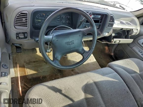 ✅ 1995 GMC Sierra 1500 • VIN: 1GTEC14K0SZ535861 • Lot: 94678865. Wystawiony na Copart z przebiegiem 262 125 mil. Bezpłatny archiwum sprzedaży aukcyjnych z USA i szczegółowy raport historii pojazdu na DreamBid. Zdjęcie 8.