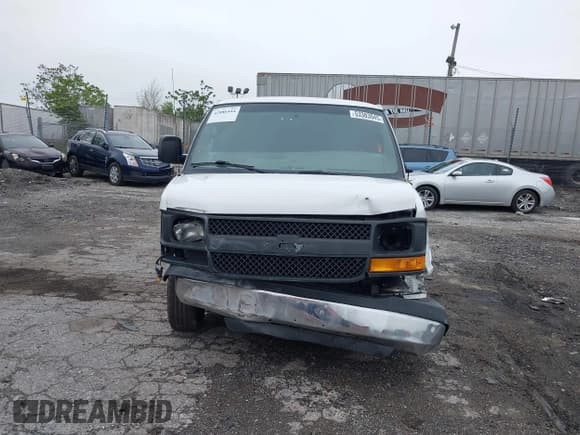 ✅ 2014 GMC Savana Cargo • VIN: 1GTZ7TCG1E1120033 • Lot: 42086444. Wystawiony na IAAI z przebiegiem 208 793 mil. Bezpłatny archiwum sprzedaży aukcyjnych z USA i szczegółowy raport historii pojazdu na DreamBid. Zdjęcie 12.