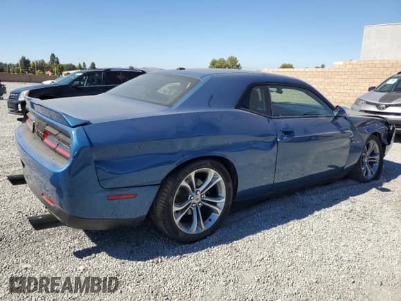 ✅ 2020 Dodge Challenger R/T 50th Anniversary • VIN: 2C3CDZBT4LH215401 • Lot: 69131955. Wystawiony na Copart z przebiegiem 49 610 mil. Bezpłatny archiwum sprzedaży aukcyjnych z USA i szczegółowy raport historii pojazdu na DreamBid. Zdjęcie 3.