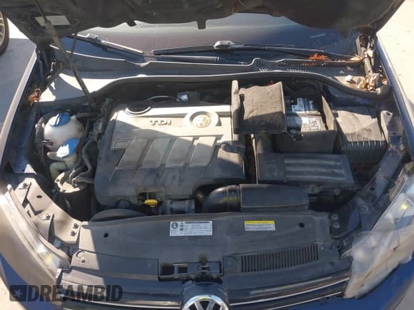 ✅ 2014 Volkswagen Jetta TDI w/Sunroof • VIN: 3VWPL7AJ5EM625663 • Lot: 43403775. Wystawiony na IAAI z przebiegiem 126 001 mil. Bezpłatny archiwum sprzedaży aukcyjnych z USA i szczegółowy raport historii pojazdu na DreamBid. Zdjęcie 6.