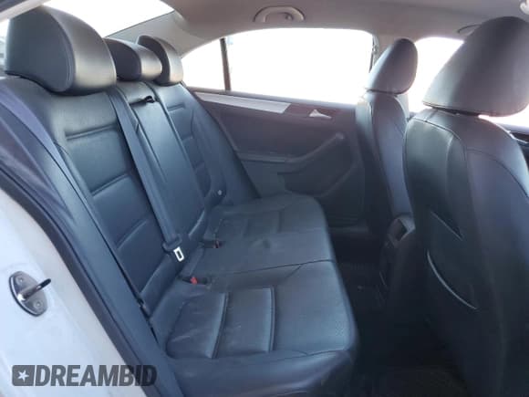 ✅ 2014 Volkswagen Jetta SE • VIN: 3VWD17AJ2EM404921 • Lot: 84585155. Listed on Copart with 132,045 mi. Free auction sales archive from the USA and detailed vehicle history report at DreamBid. Image 10.