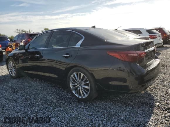 ✅ 2018 Infiniti Q50 Luxe • VIN: JN1EV7AP4JM350109 • Лот: 61530995. Опубликован ранее на Copart с пробегом 111 354 миль. Бесплатный доступ к архиву аукционных продаж из США и подробный отчёт об истории автомобиля на DreamBid. Изображение 2.