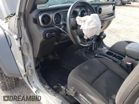 ✅ 2018 Jeep Wrangler Sport • VIN: 1C4GJXAG3JW281175 • Lot: 70660845. Listed on Copart with 114,822 mi. Free auction sales archive from the USA and detailed vehicle history report at DreamBid. Image 8.