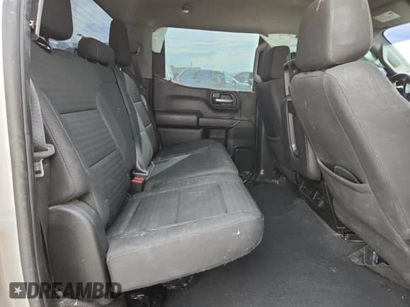 ✅ 2022 Chevrolet Silverado 1500 Custom Trail Boss • VIN: 3GCPDCEK3NG610976 • Lot: 85005305. Wystawiony na Copart z przebiegiem 95 291 mil. Bezpłatny archiwum sprzedaży aukcyjnych z USA i szczegółowy raport historii pojazdu na DreamBid. Zdjęcie 10.