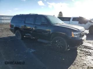 ✅ 2014 Chevrolet Suburban LT • VIN: 1GNSKJE70ER121037 • Lot: 80998654. Wystawiony na Copart z przebiegiem 207 069 mil. Bezpłatny archiwum sprzedaży aukcyjnych z USA i szczegółowy raport historii pojazdu na DreamBid. Zdjęcie 4.