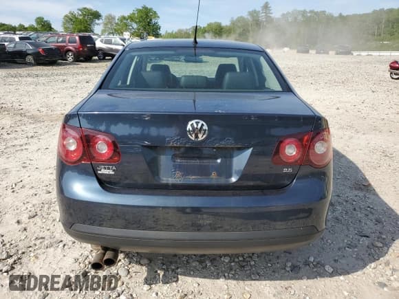 ✅ 2010 Volkswagen Jetta Limited Edition • VIN: 3VWRZ7AJ6AM122080 • Lot: 59463165. Listed on Copart with 181,282 mi. Free auction sales archive from the USA and detailed vehicle history report at DreamBid. Image 6.