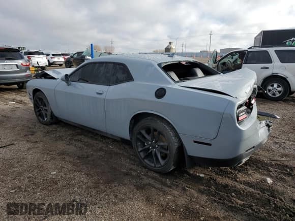 ✅ 2022 Dodge Challenger SXT • VIN: 2C3CDZGG7NH140773 • Lot: 78757424. Wystawiony na Copart z przebiegiem 22 886 mil. Bezpłatny archiwum sprzedaży aukcyjnych z USA i szczegółowy raport historii pojazdu na DreamBid. Zdjęcie 2.