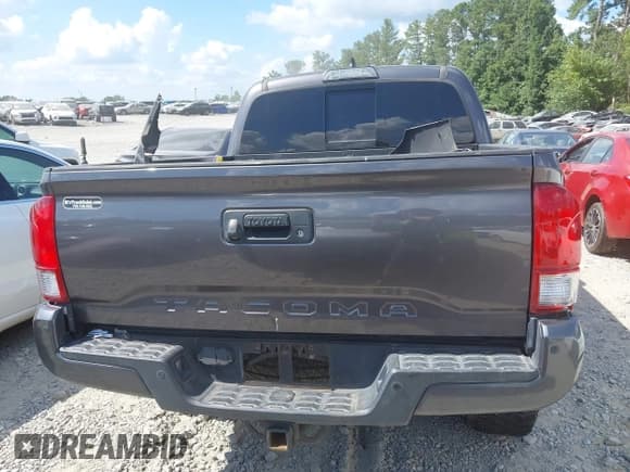 ✅ 2017 Toyota Tacoma SR5 • VIN: 5TFCZ5AN6HX082555 • Lot: 42716118. Listed on IAAI with 100,116 mi. Free auction sales archive from the USA and detailed vehicle history report at DreamBid. Image 16.