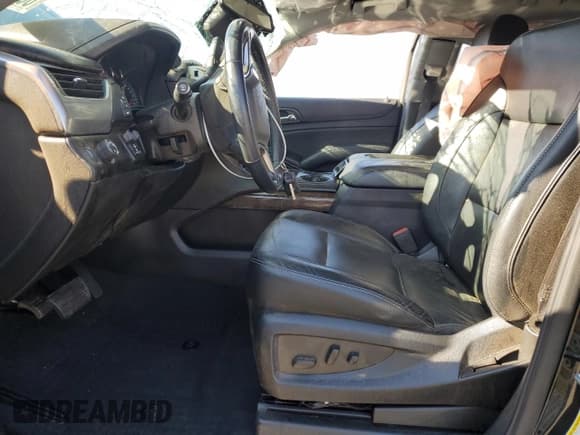 ✅ 2020 Chevrolet Tahoe LT • VIN: 1GNSCBKC9LR170299 • Lot: 86666955. Wystawiony na Copart z przebiegiem 85 330 mil. Bezpłatny archiwum sprzedaży aukcyjnych z USA i szczegółowy raport historii pojazdu na DreamBid. Zdjęcie 7.