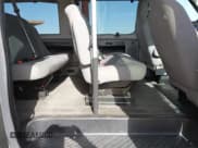 ✅ 2014 Ford Econoline Passenger XL • VIN: 1FBSS3BL0EDA81727 • Lot: 41158204. Wystawiony na IAAI z przebiegiem 493 524 mil. Bezpłatny archiwum sprzedaży aukcyjnych z USA i szczegółowy raport historii pojazdu na DreamBid. Zdjęcie 8.