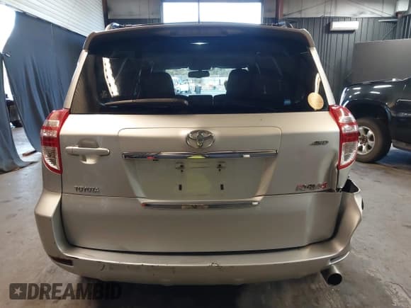✅ 2009 Toyota RAV4 Sport • VIN: JTMBK32V995074448 • Lot: 41669476. Wystawiony na IAAI z przebiegiem 129 340 mil. Bezpłatny archiwum sprzedaży aukcyjnych z USA i szczegółowy raport historii pojazdu na DreamBid. Zdjęcie 16.