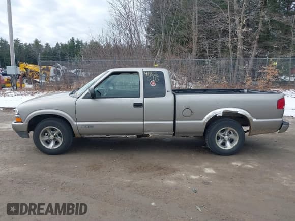 ✅ 2002 Chevrolet S-10 Fleet • VIN: 1GCCS195128132393 • Лот: 41861016. Опубликован ранее на IAAI с пробегом 128 541 миль. Бесплатный доступ к архиву аукционных продаж из США и подробный отчёт об истории автомобиля на DreamBid. Изображение 12.