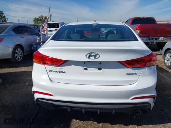 ✅ 2018 Hyundai Elantra Sport • VIN: KMHD04LB5JU555599 • Lot: 43523201. Listed on IAAI with 65,432 mi. Free auction sales archive from the USA and detailed vehicle history report at DreamBid. Image 17.