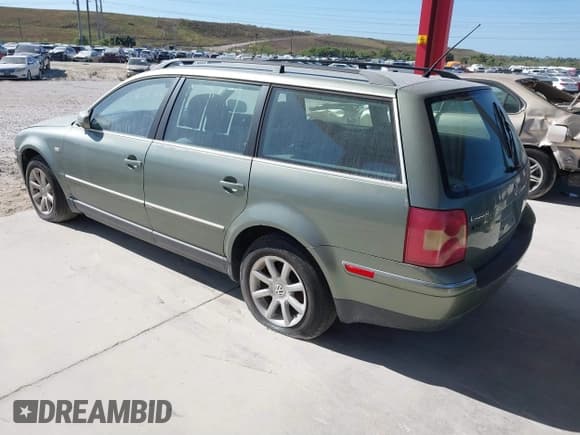 ✅ 2004 Volkswagen Passat GLS • VIN: WVWVD63BX4E011218 • Lot: 41308619. Listed on IAAI with 178,579 mi. Free auction sales archive from the USA and detailed vehicle history report at DreamBid. Image 3.