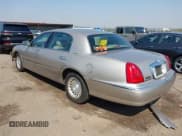 ✅ 2002 Lincoln Town Car Executive • VIN: 1LNHM81W12Y620302 • Лот: 41952738. Опубликован ранее на IAAI с пробегом 83 062 миль. Бесплатный доступ к архиву аукционных продаж из США и подробный отчёт об истории автомобиля на DreamBid. Изображение 3.