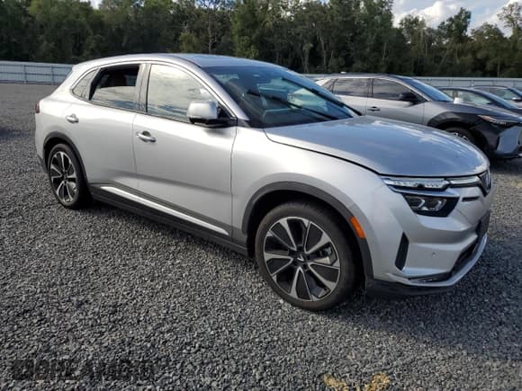 ✅ 2024 VinFast VF 8 Plus • VIN: RLLV1AFA9RH004447 • Lot: 73885914. Wystawiony na Copart z przebiegiem Nie podano. Bezpłatny archiwum sprzedaży aukcyjnych z USA i szczegółowy raport historii pojazdu na DreamBid. Zdjęcie 4.