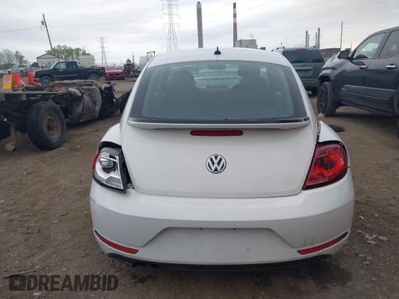 ✅ 2017 Volkswagen Beetle Fleet • VIN: 3VWF17AT4HM626004 • Lot: 42147504. Listed on IAAI with 67,929 mi. Free auction sales archive from the USA and detailed vehicle history report at DreamBid. Image 16.