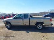 ✅ 2003 Chevrolet S-10 • VIN: 1GCCS19H438100436 • Лот: 41891848. Опубликован ранее на IAAI с пробегом 117 907 миль. Бесплатный доступ к архиву аукционных продаж из США и подробный отчёт об истории автомобиля на DreamBid. Изображение 14.